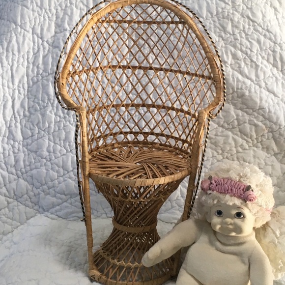 Vintage Look Wicker Rattan Miniature Peacock Chair - Picture 4 of 12